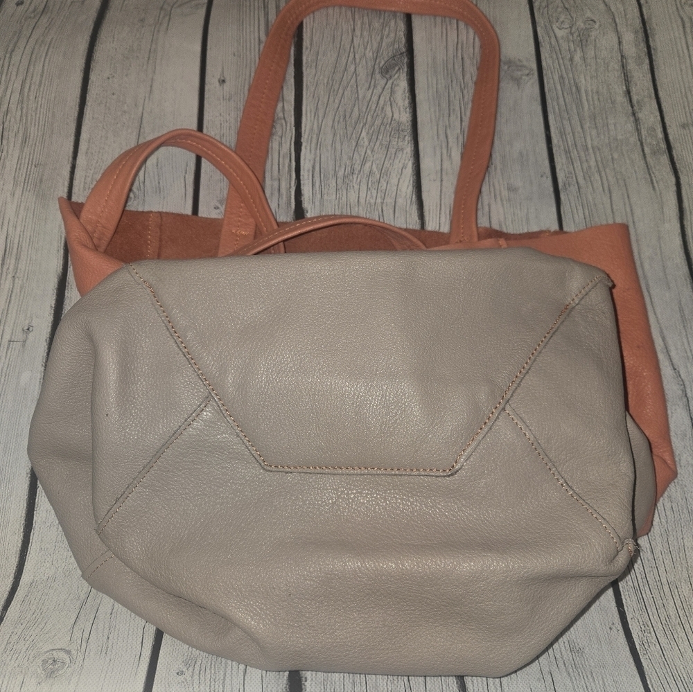 Le Parmentier Paris Made in Italy Leather Colorblock Tote – Coral & Taupe - Picture 2 of 13
